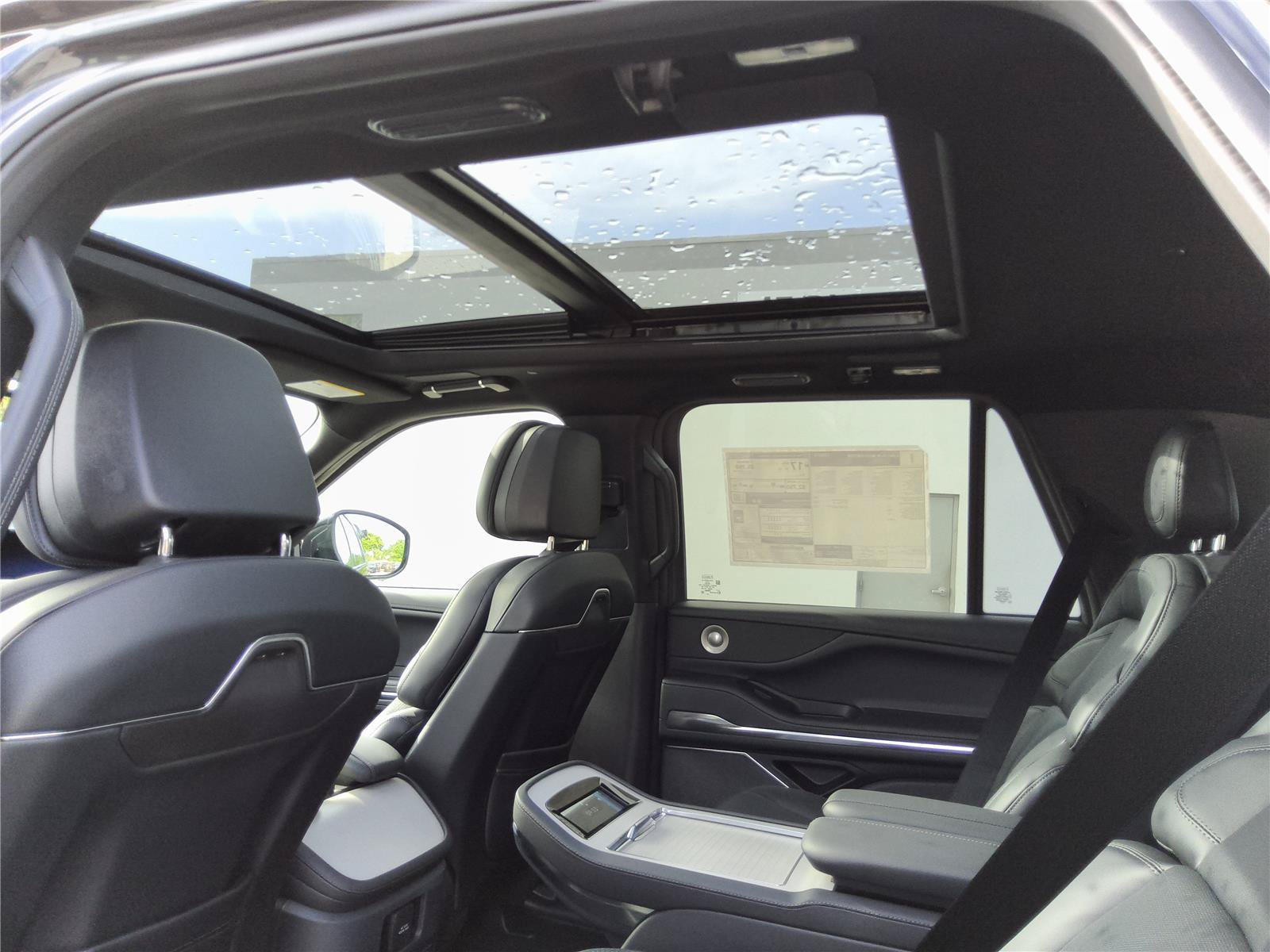 New 2027 Lincoln Navigator Reserve w/ Jet Appearance Package AWD/4WD image 19