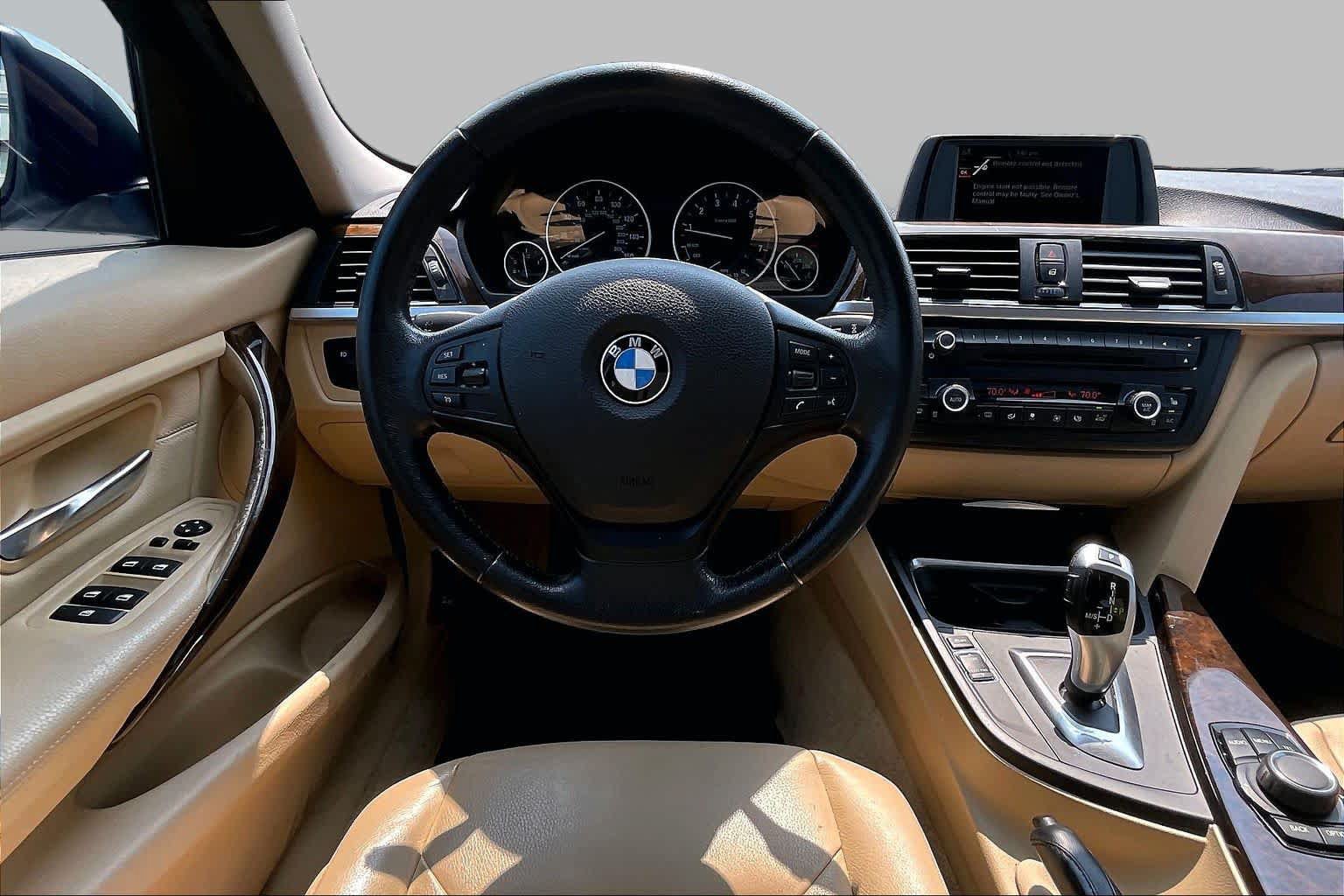 Used 2015 BMW 320i xDrive Sedan AWD/4WD image 5