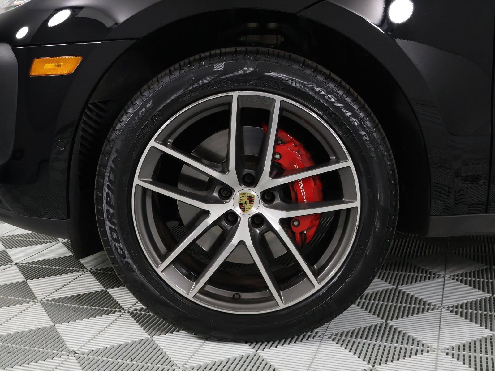 Certified 2024 Porsche Macan S AWD/4WD image 30