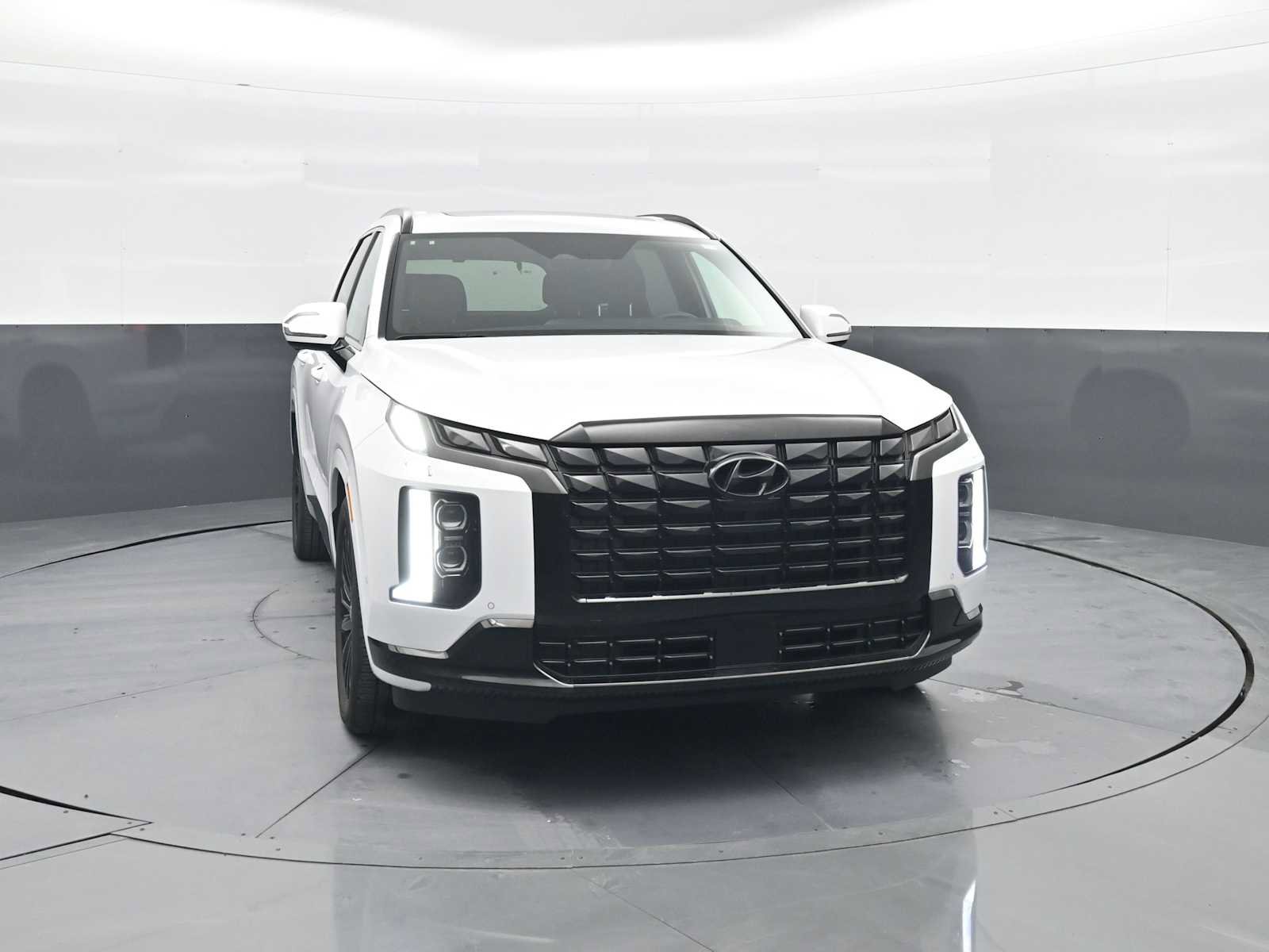 Used 2025 Hyundai Palisade Calligraphy image 2