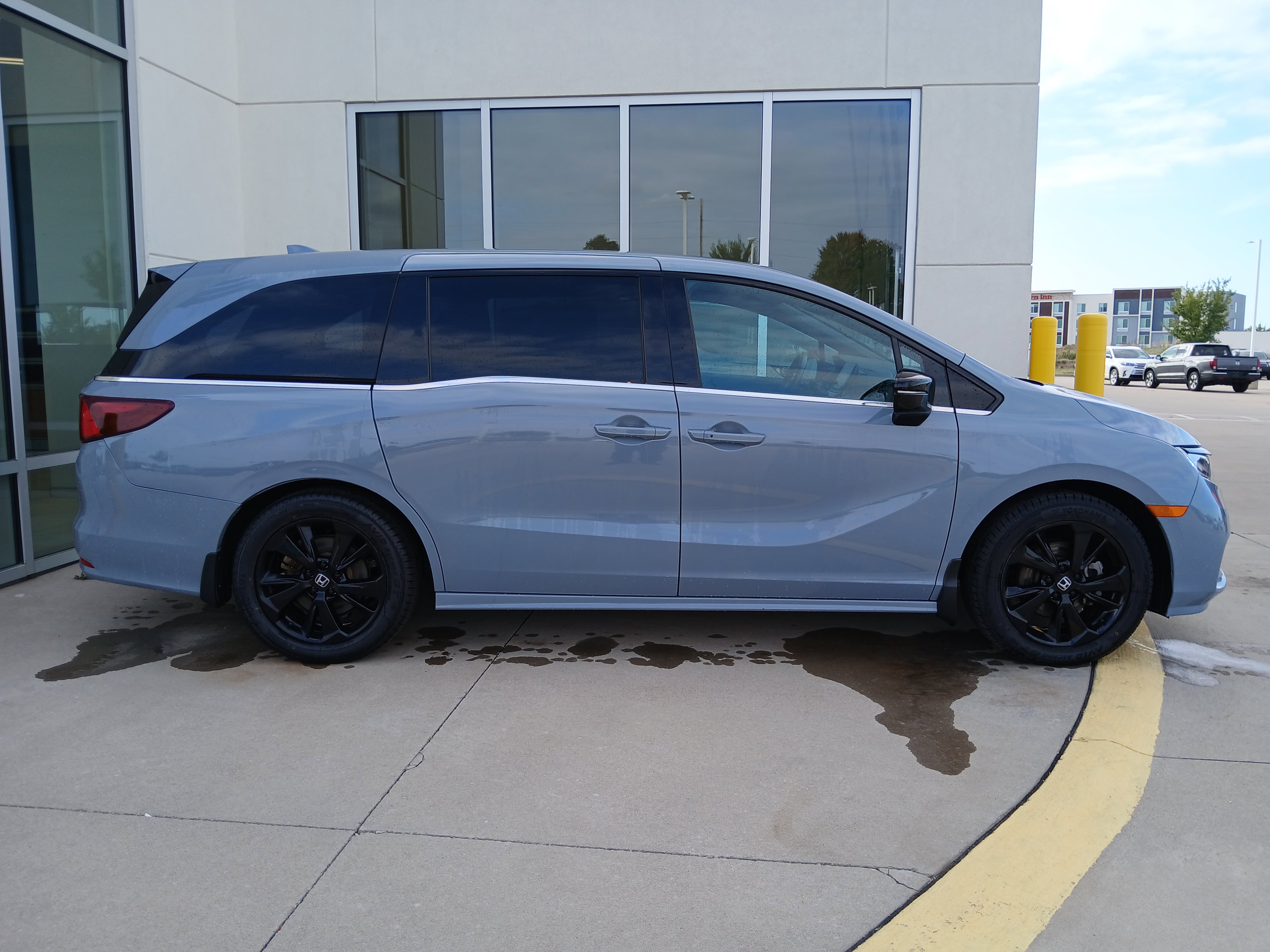 Used 2023 Honda Odyssey Sport image 5