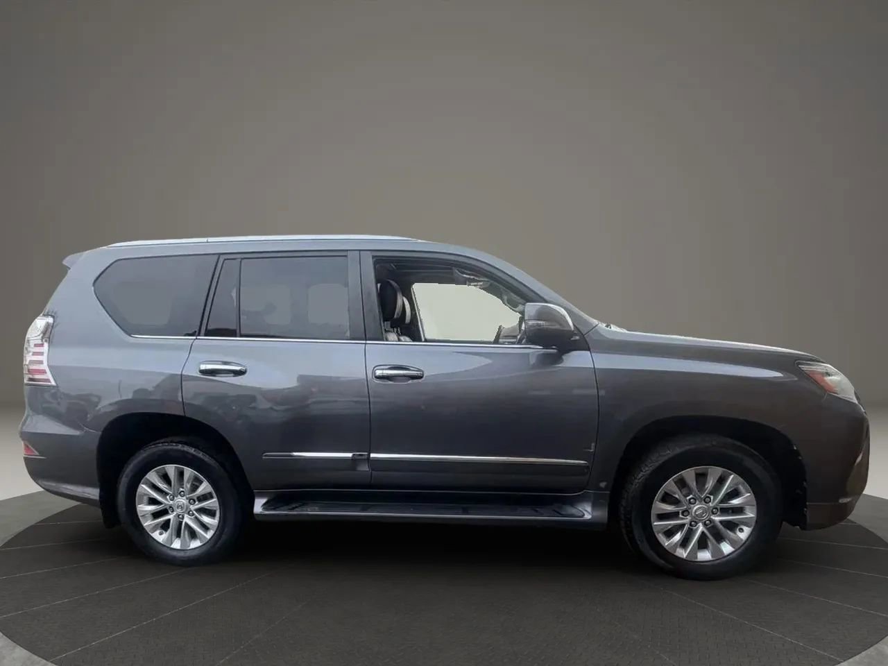 Used 2015 Lexus GX 460 w/ Premium Package image 4