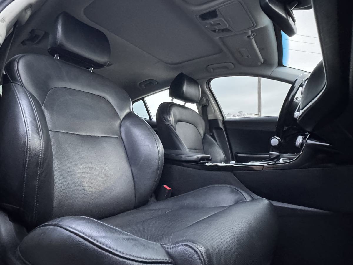 Used 2018 Kia Stinger Premium image 29