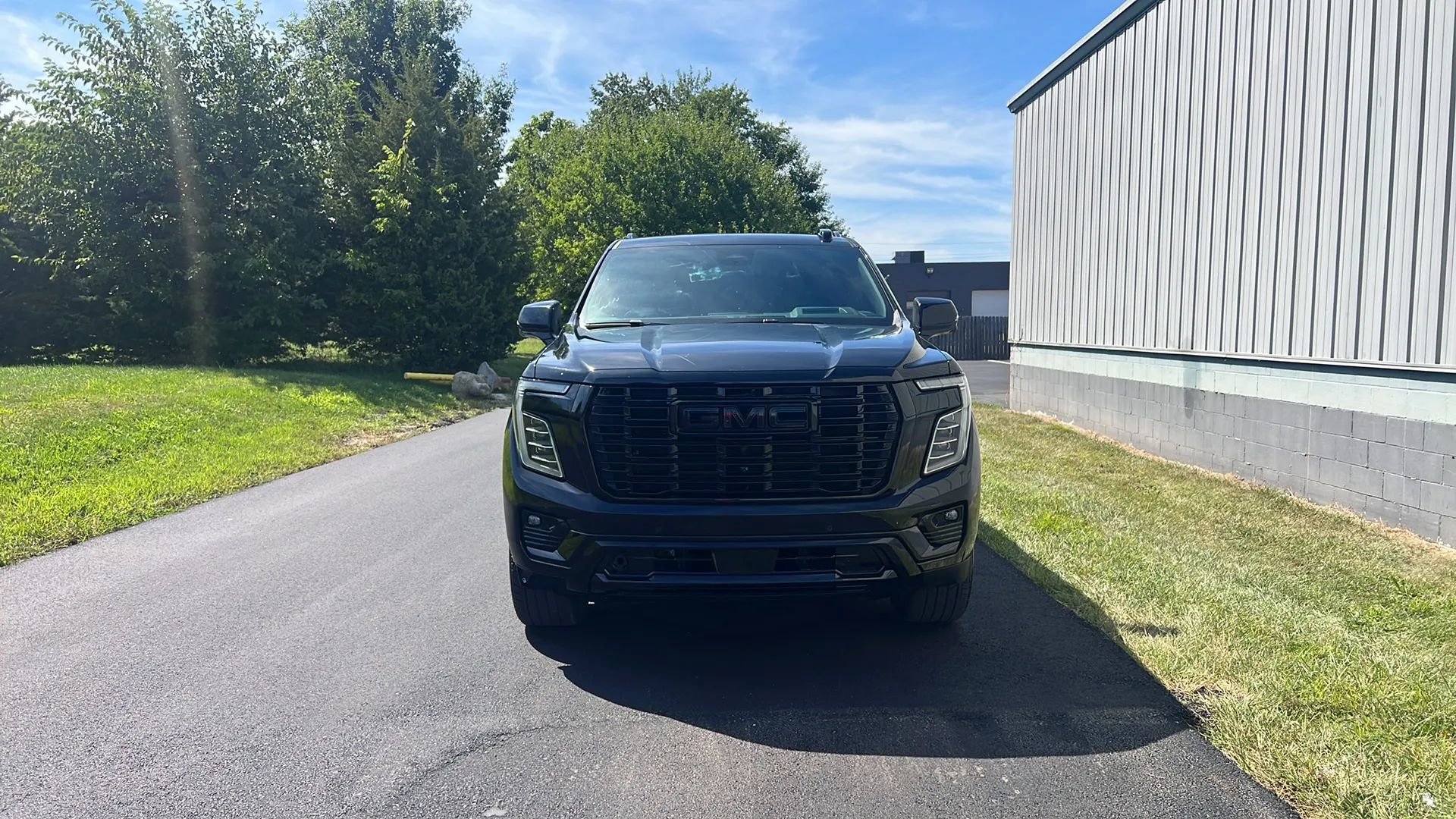 Used 2025 GMC Yukon Denali image 2