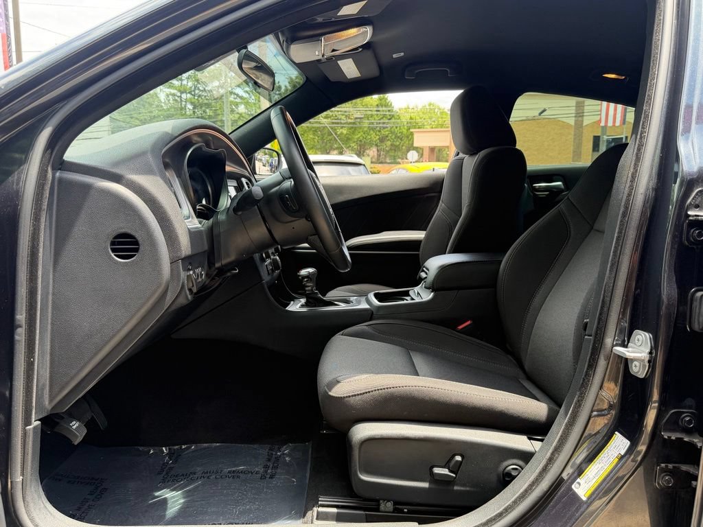 Used 2019 Dodge Charger SXT RWD image 21