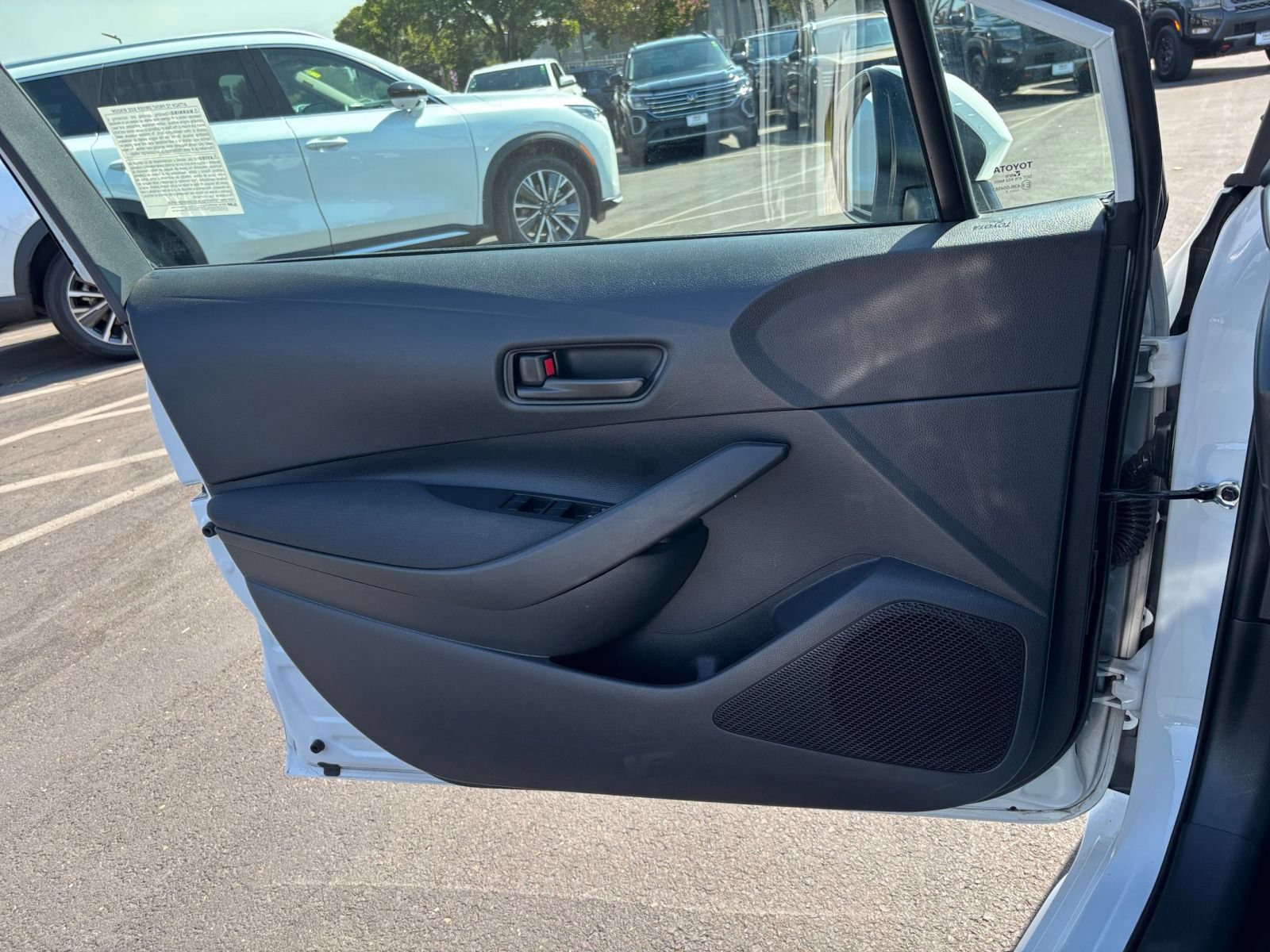 Used 2025 Toyota Corolla LE FWD image 18