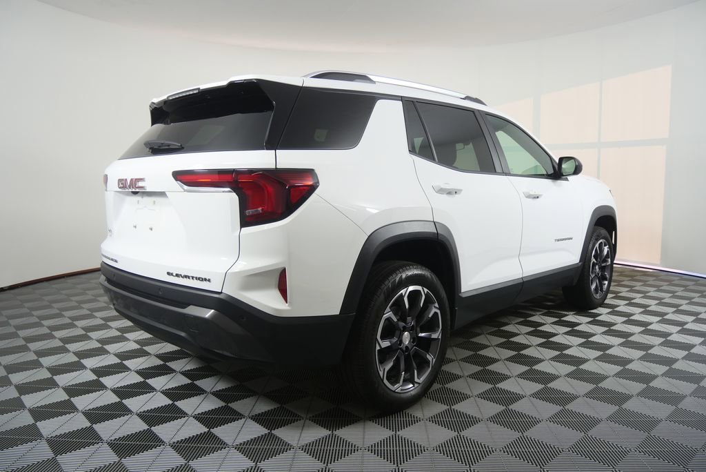 Used 2025 GMC Terrain Elevation w/ Elevation Premium Package AWD/4WD image 3