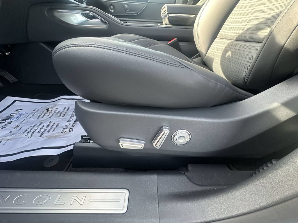 New 2026 Lincoln Nautilus Reserve w/ Jet Appearance Package AWD/4WD image 18