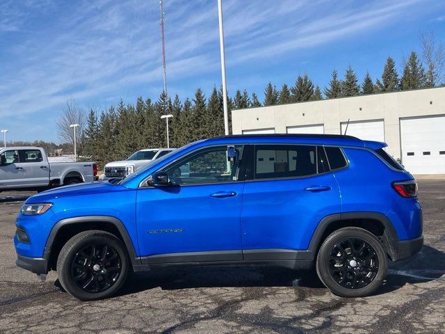 Used 2023 Jeep Compass Latitude image 21