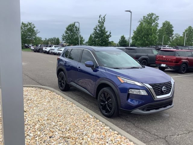 Used 2022 Nissan Rogue SV AWD/4WD image 7