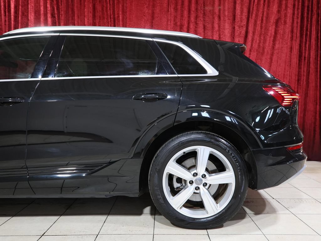 Used 2019 Audi e-tron Premium Plus AWD/4WD image 6