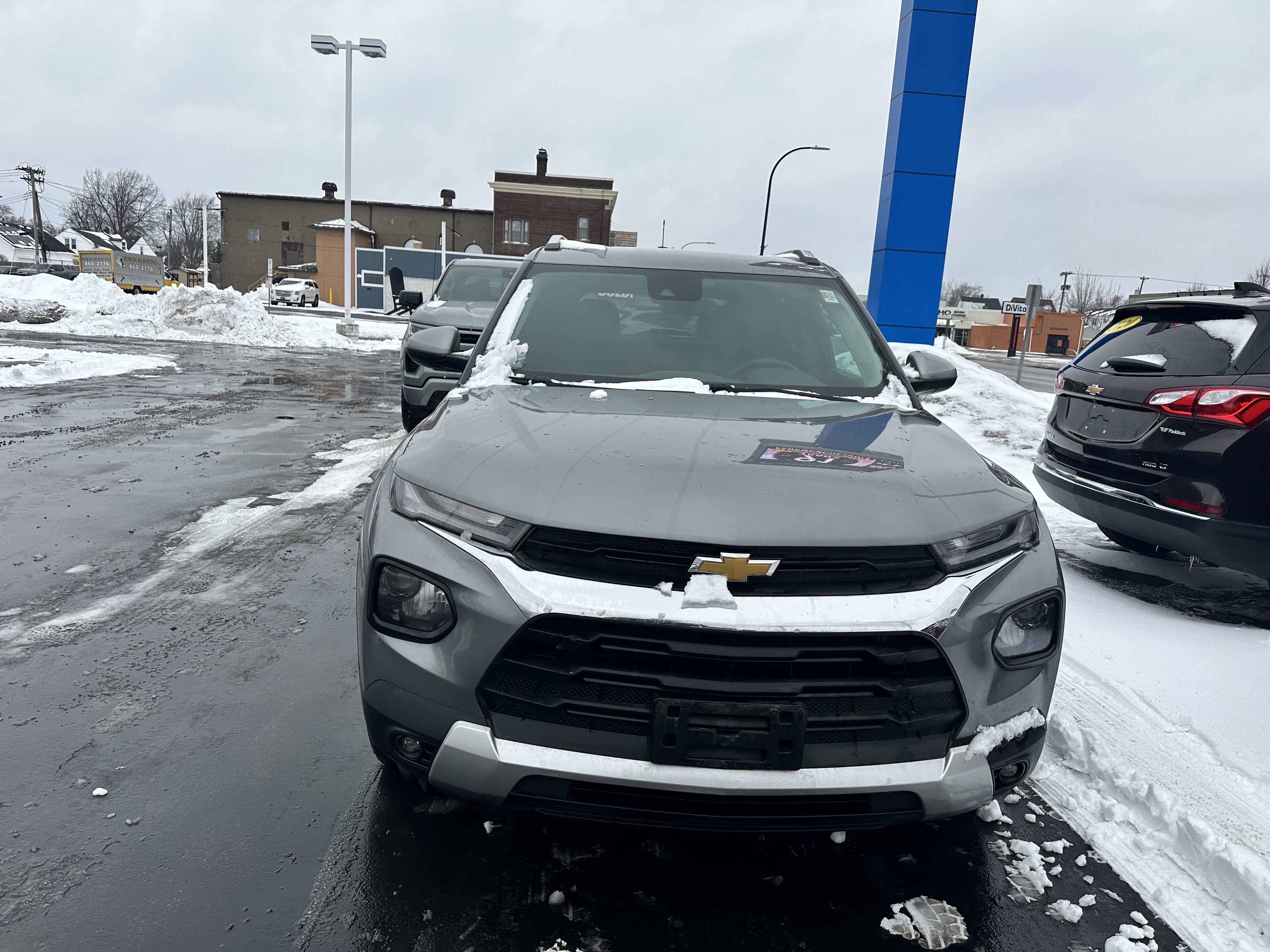 Used 2023 Chevrolet TrailBlazer LT image 2