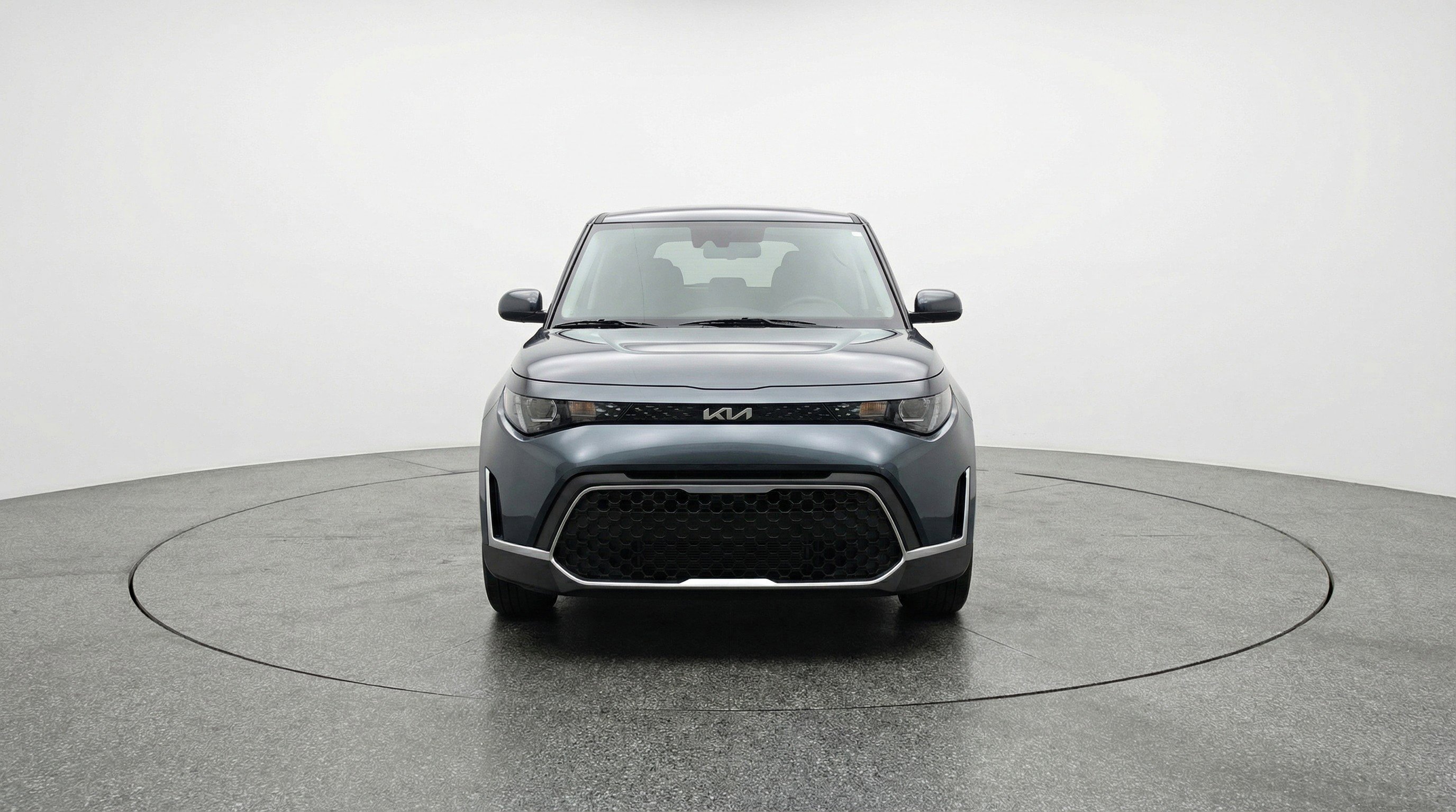 Used 2025 Kia Soul LX w/ LX Technology Package image 2