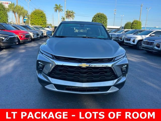 Certified 2025 Chevrolet Blazer LT FWD image 2