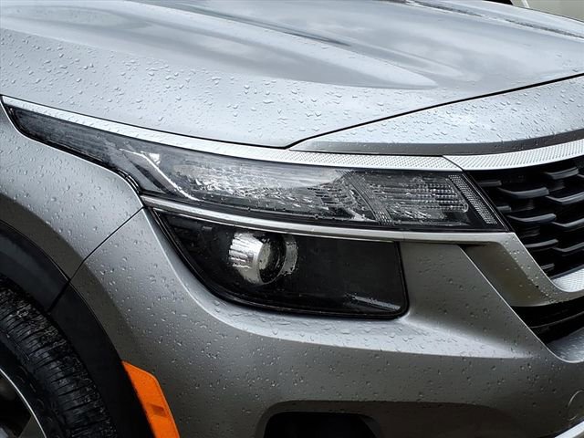 Used 2021 Kia Seltos LX image 19