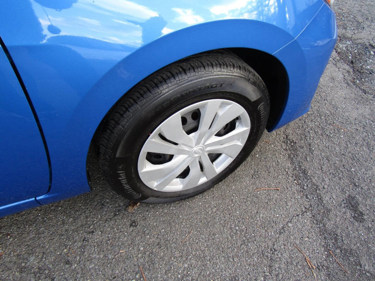 Used 2023 Nissan Versa S FWD image 31