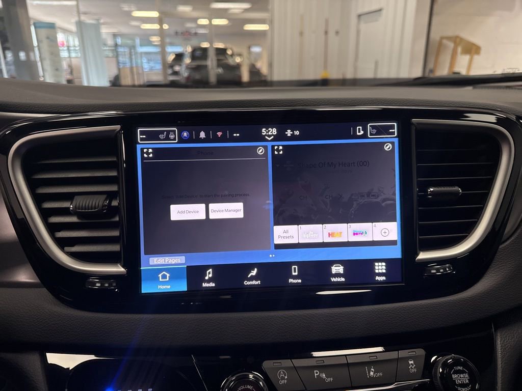 New 2026 Chrysler Voyager LX image 21