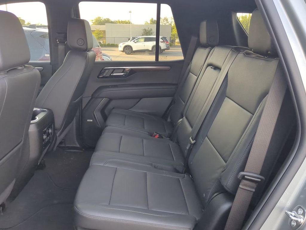 Used 2026 Chevrolet Tahoe Z71 AWD/4WD image 12