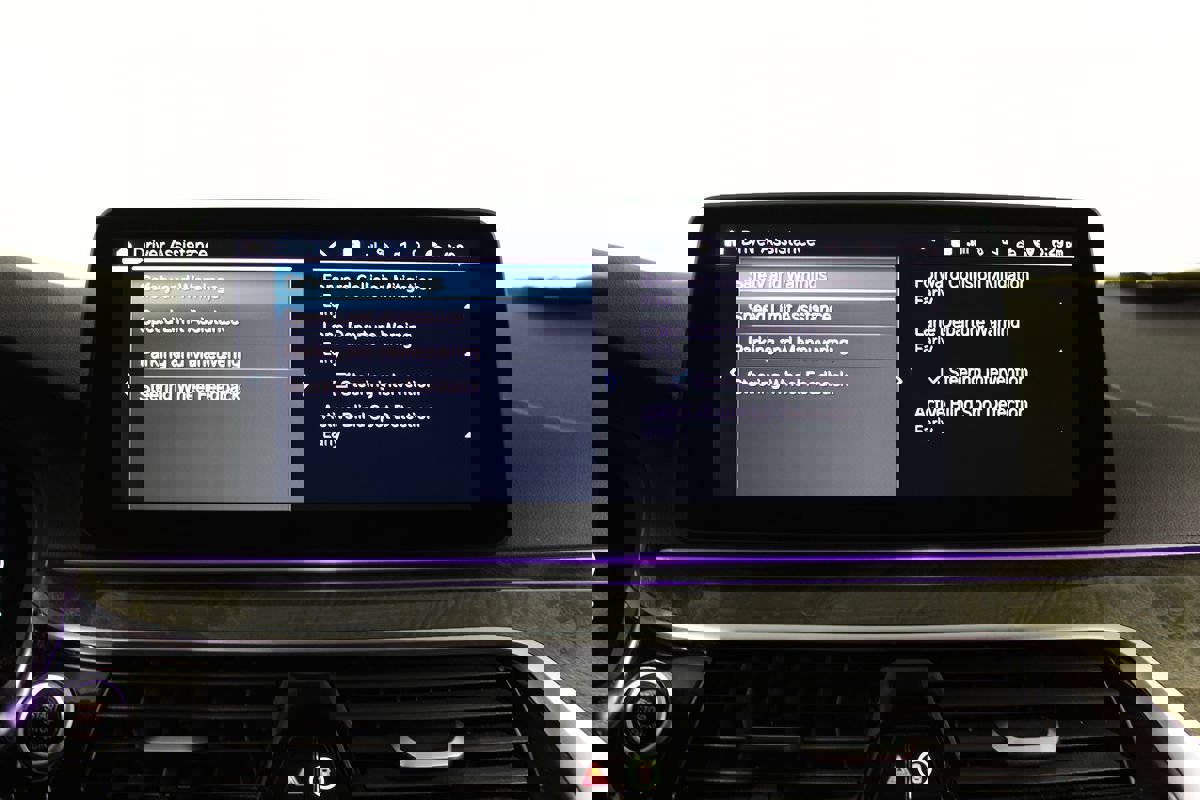 Used 2023 BMW 530e w/ M Sport Package image 18