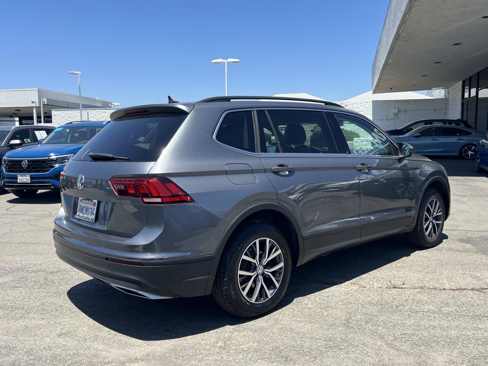 Used 2019 Volkswagen Tiguan SE w/ Panoramic Sunroof Package FWD image 27