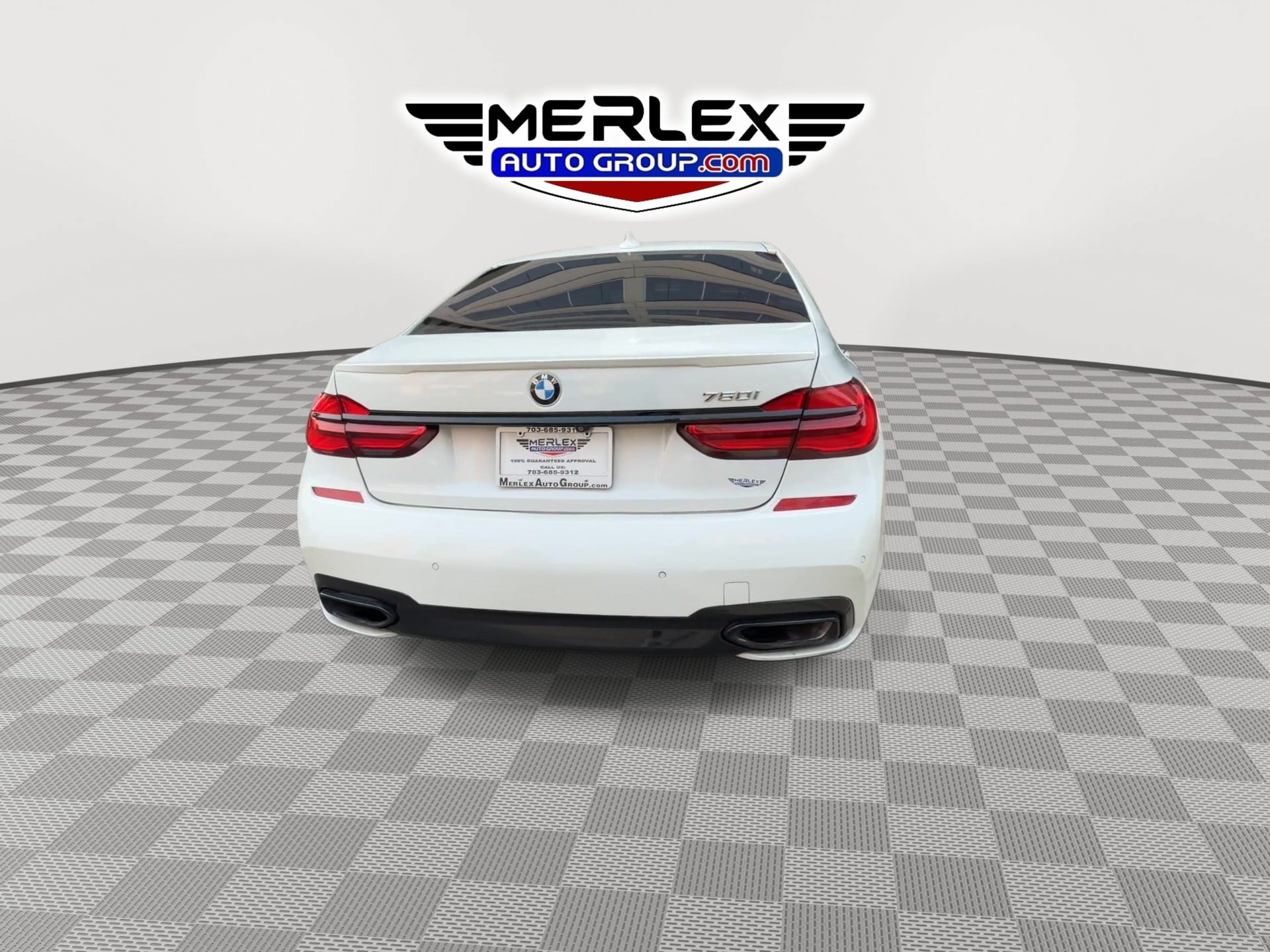 Used 2018 BMW 750i w/ Executive Package RWD image 7