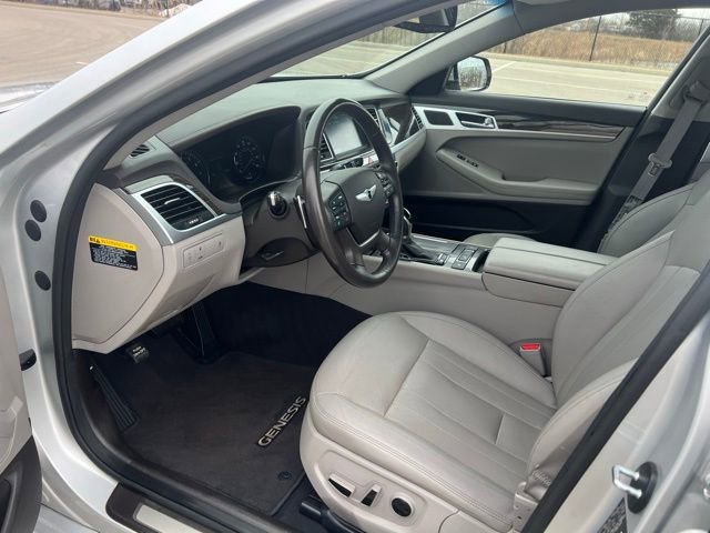 Used 2015 Hyundai Genesis 3.8 image 12