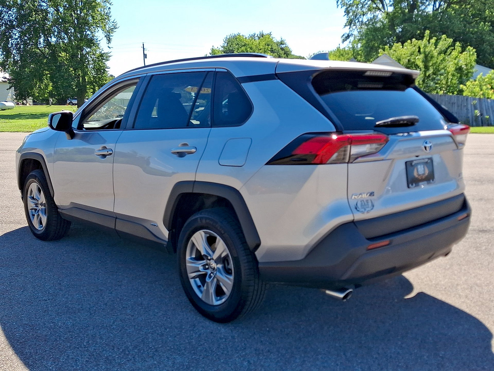 Used 2023 Toyota RAV4 XLE AWD/4WD image 21