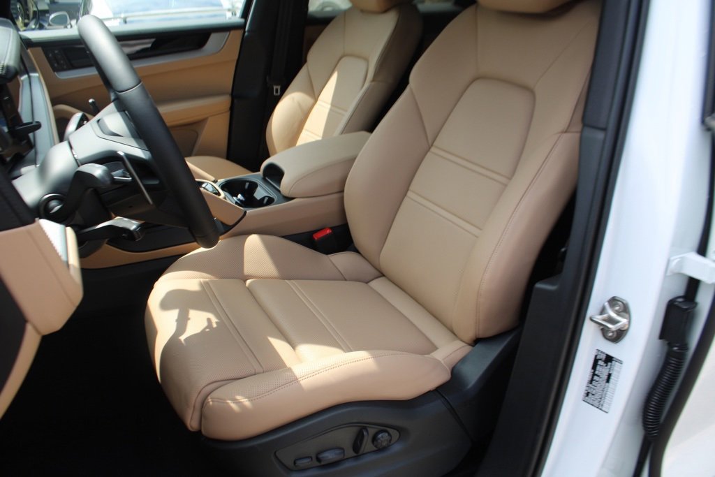 New 2026 Porsche Cayenne Coupe image 5