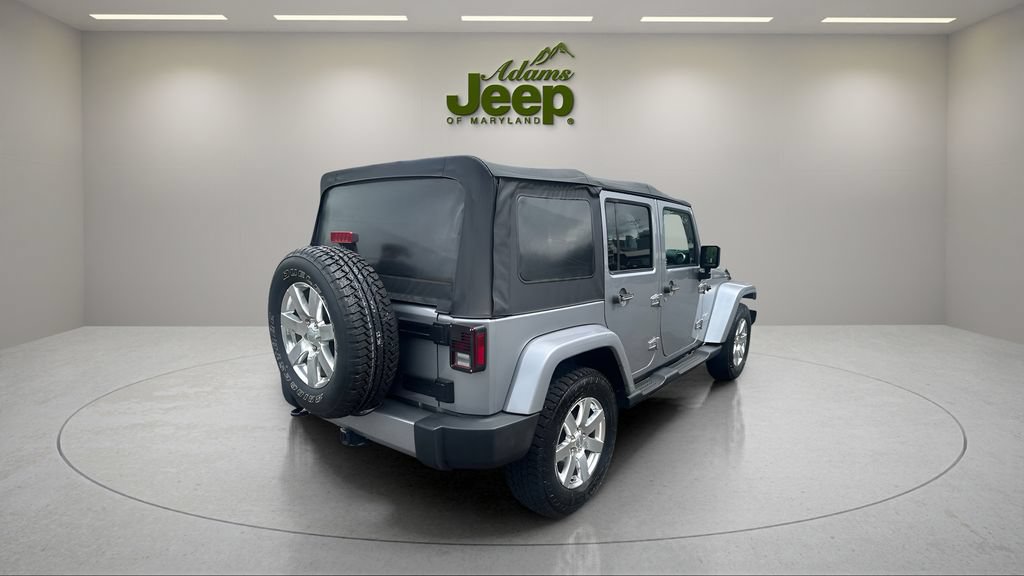 Used 2017 Jeep Wrangler Unlimited Sahara w/ Connectivity Group AWD/4WD image 5