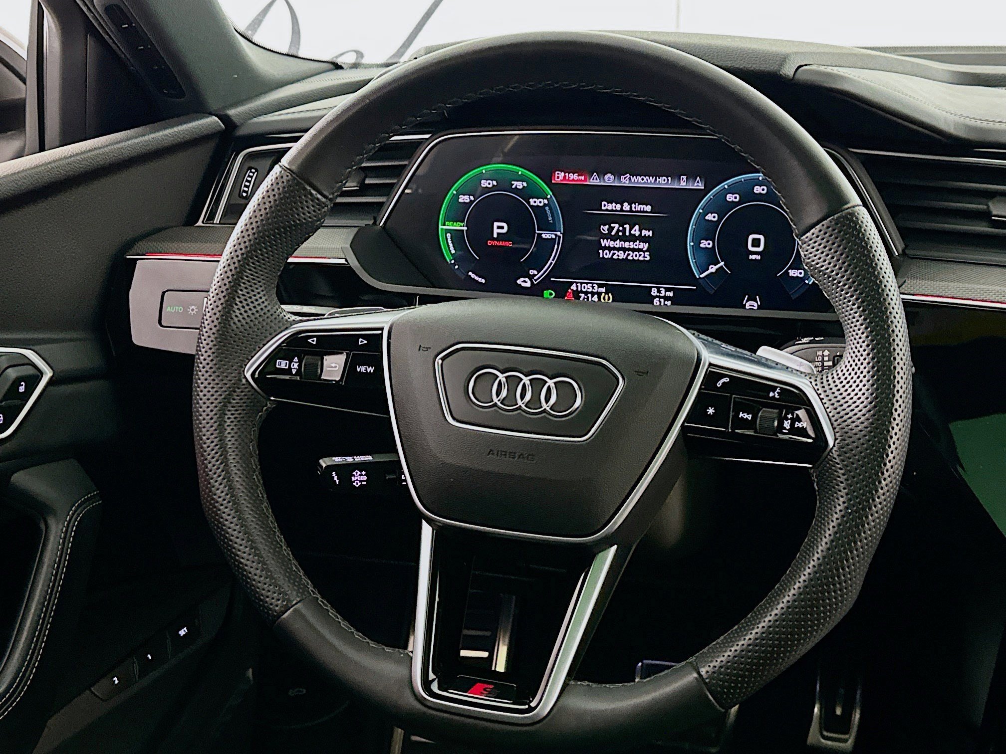 Used 2024 Audi SQ8 e-tron Premium Plus w/ Black Optic Package image 8