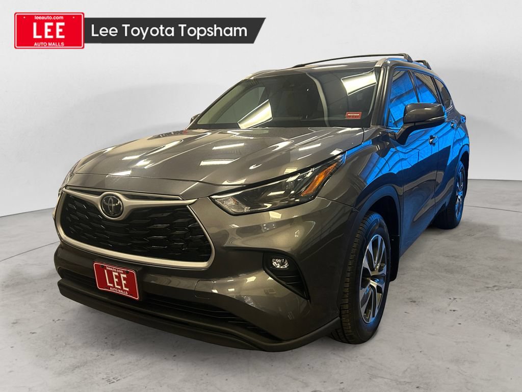 Used 2022 Toyota Highlander XLE AWD/4WD video 1