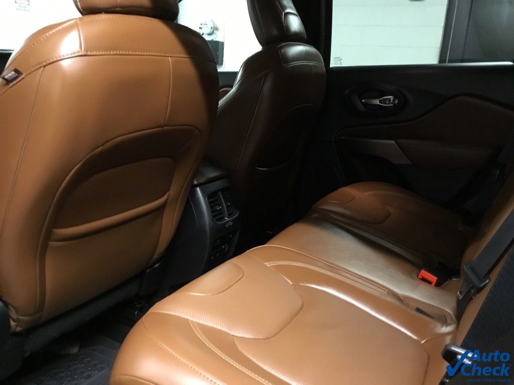 Used 2019 Jeep Cherokee Overland w/ Heavy Duty Protection Group image 29