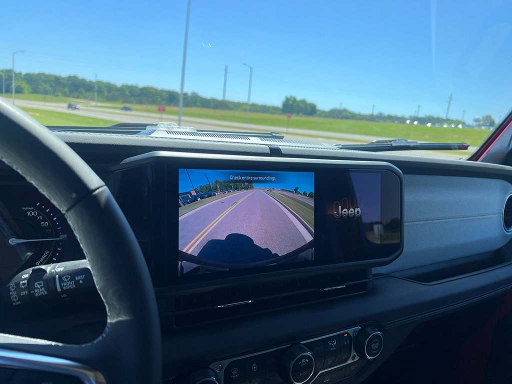 Certified 2025 Jeep Wrangler Sahara image 23