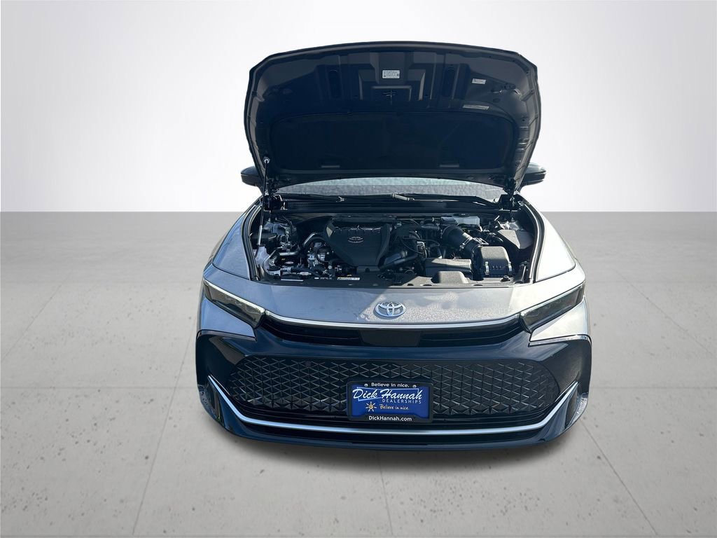 New 2026 Toyota Crown Platinum image 4