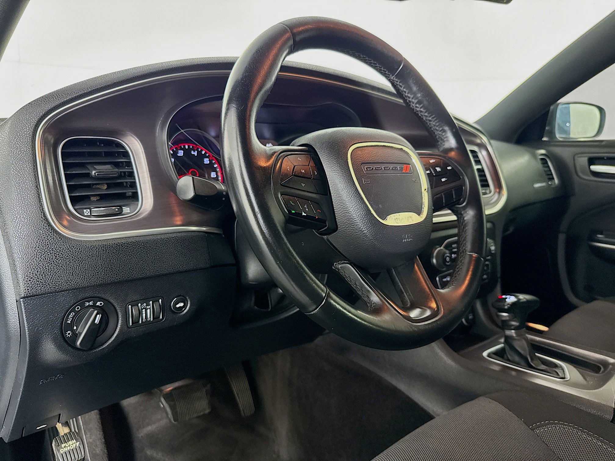 Used 2018 Dodge Charger SXT image 22