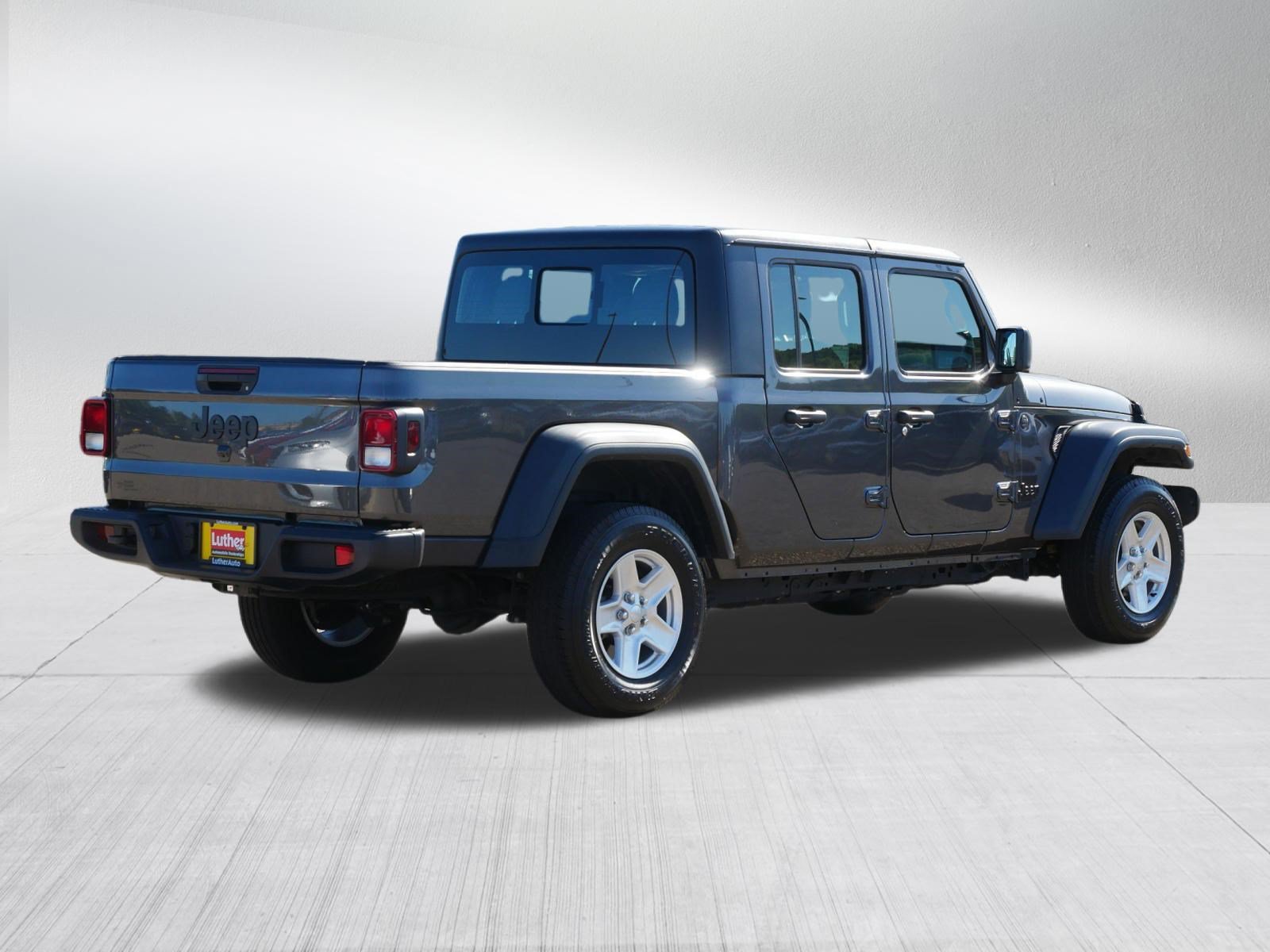 Used 2025 Jeep Gladiator Sport AWD/4WD image 7