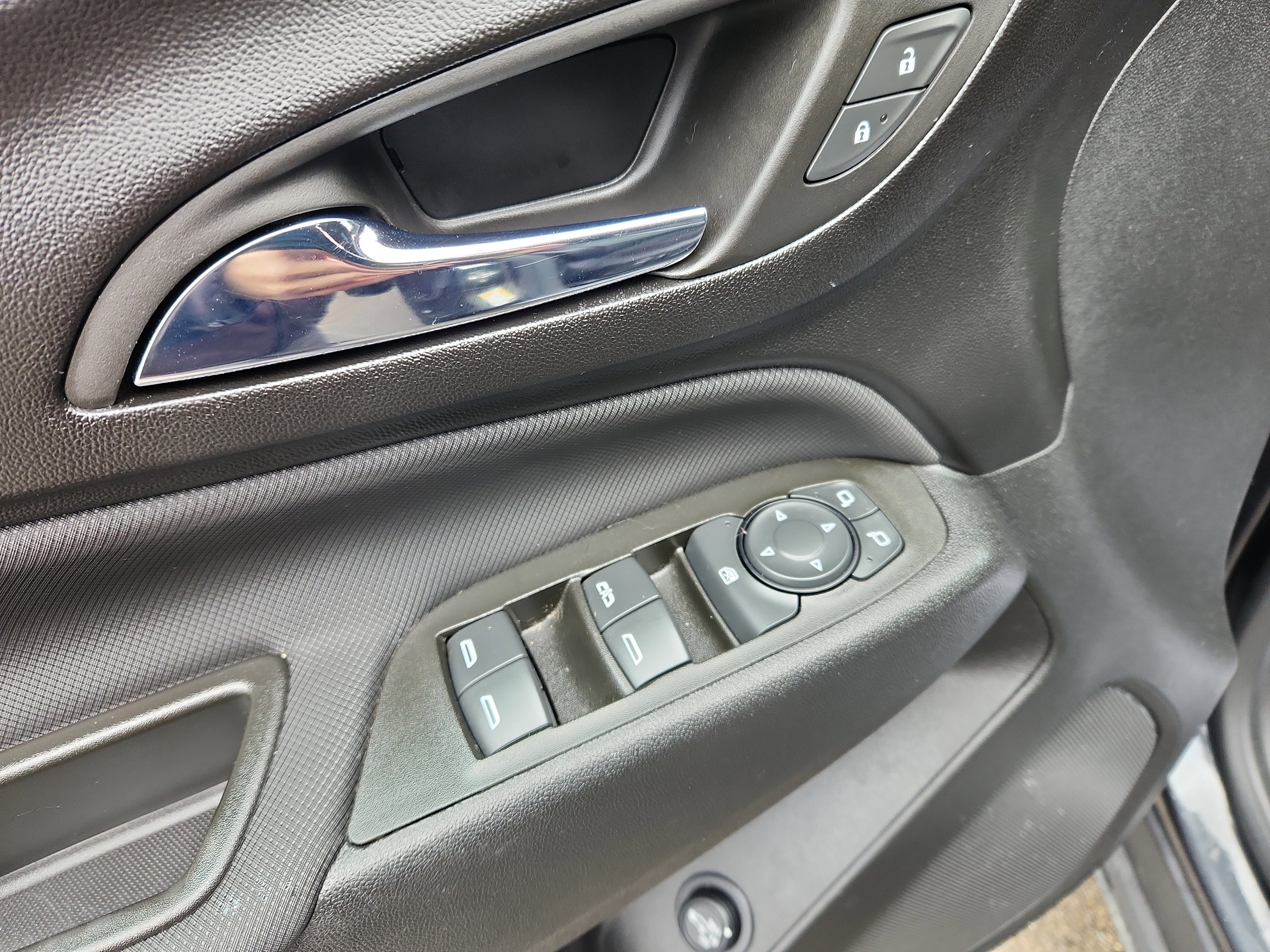 Used 2022 Chevrolet Equinox RS w/ RS Leather Package image 21