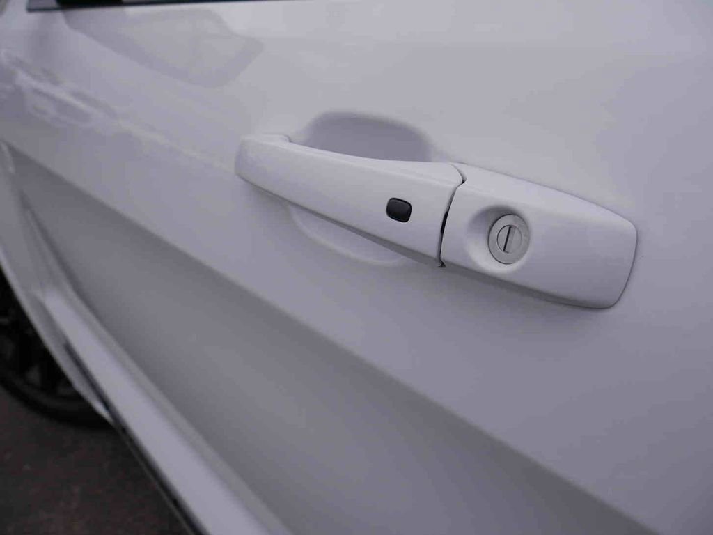 Used 2020 Jeep Grand Cherokee Altitude image 12