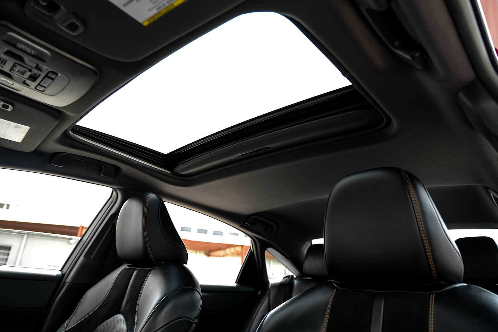 Used 2019 Toyota Avalon XSE image 5