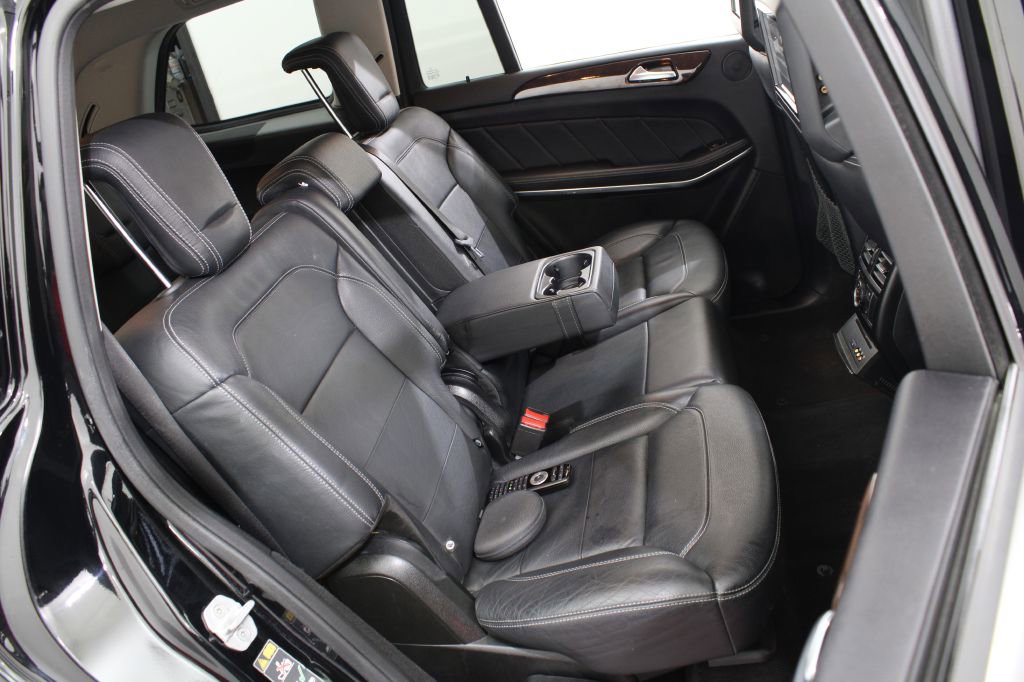 Used 2015 Mercedes-Benz GL 550 4MATIC image 29