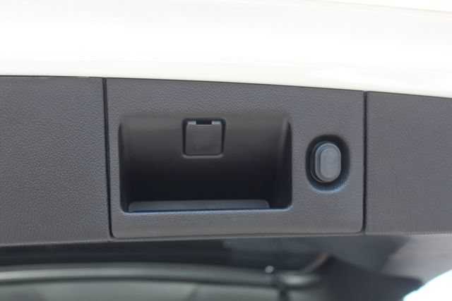 Used 2020 Cadillac Escalade Luxury RWD image 7