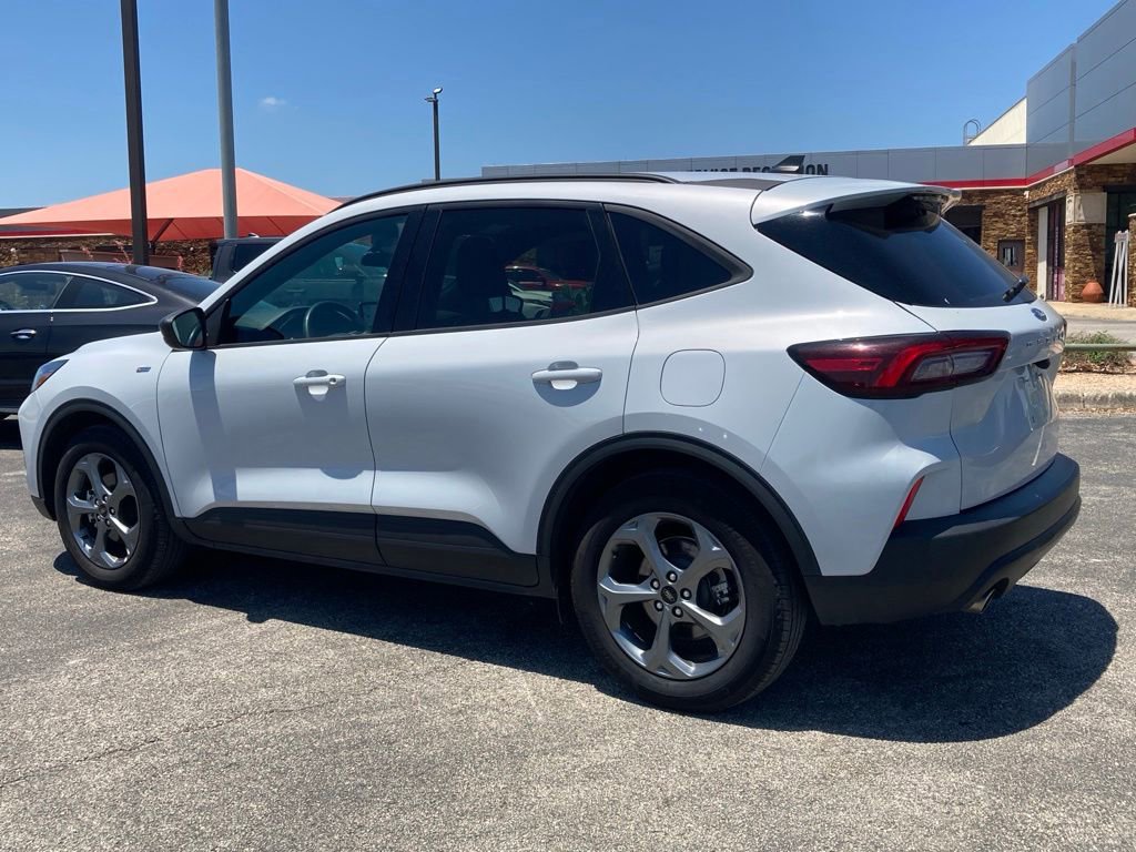 Used 2025 Ford Escape ST-Line FWD image 4