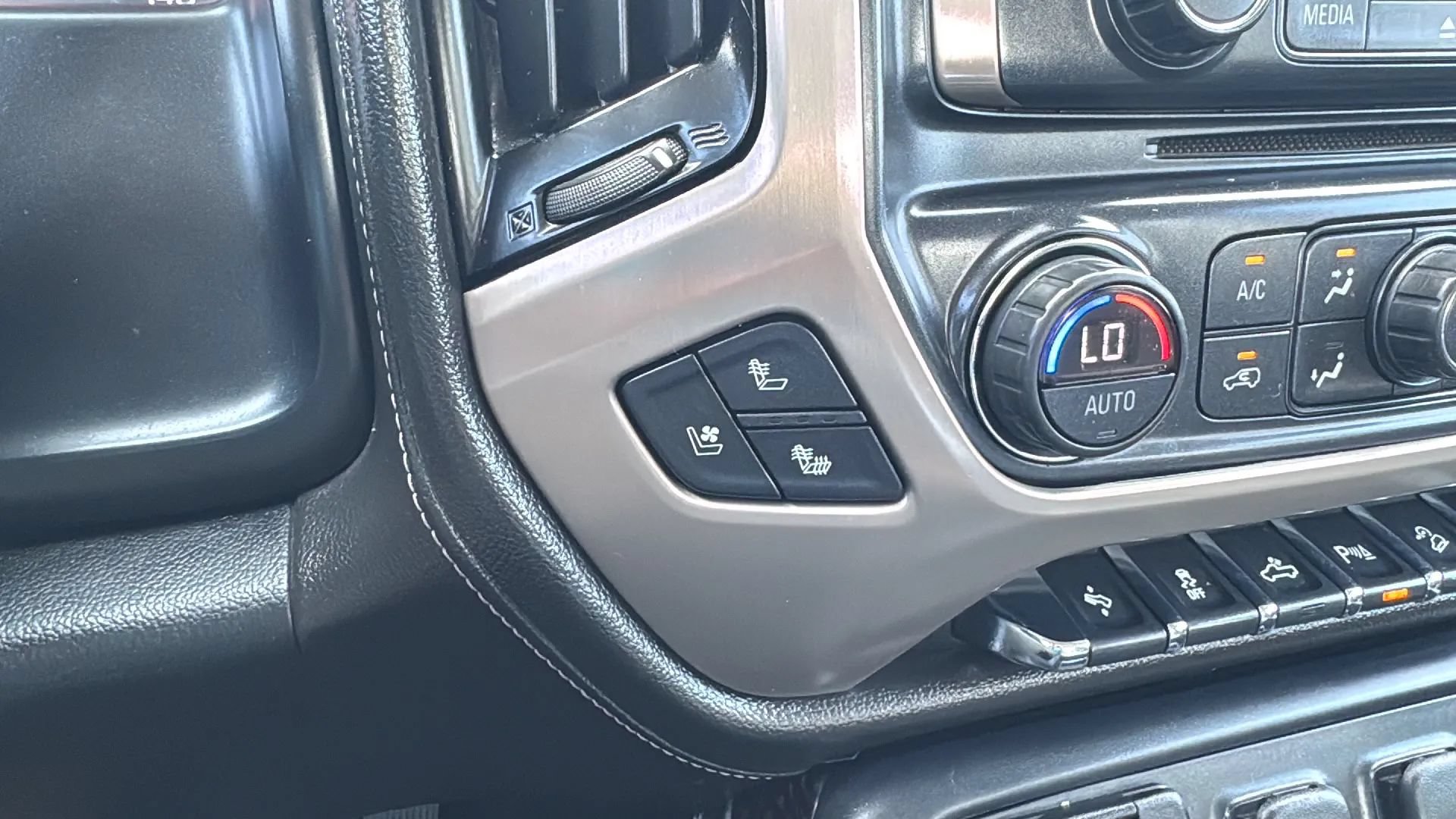 Used 2016 GMC Sierra 1500 Denali AWD/4WD image 34