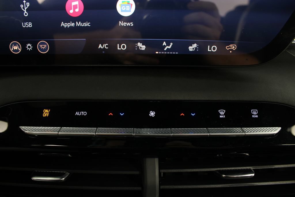 New 2027 Buick Enclave Sport Touring FWD image 7