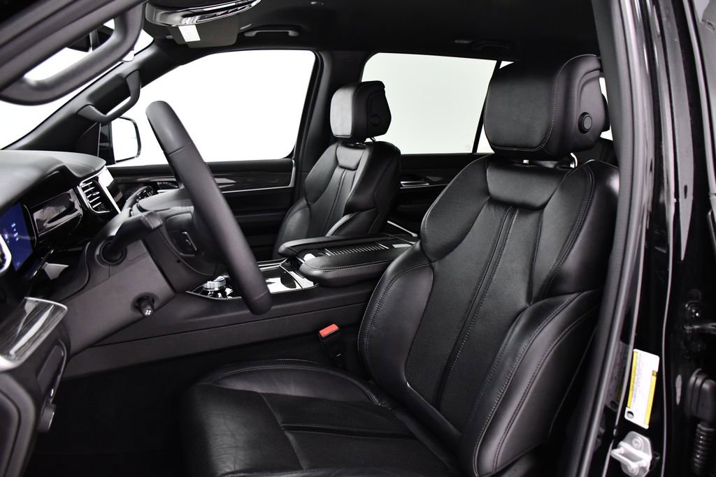 Used 2022 Jeep Wagoneer Series II w/ Flexible Seating Group image 19