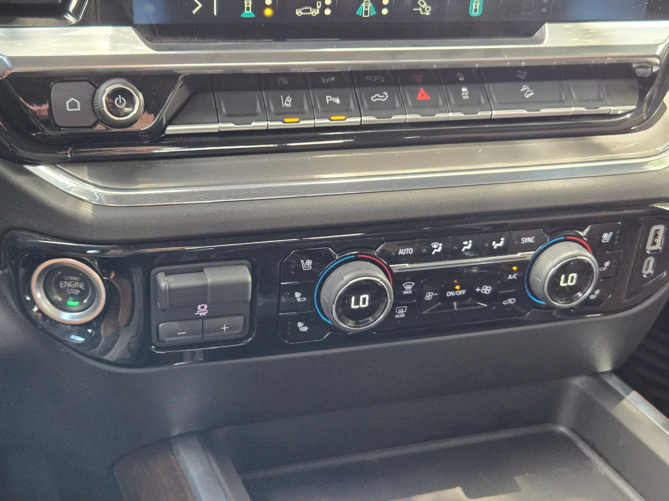 Certified 2025 Chevrolet Silverado 3500 High Country w/ High Country Premium Package AWD/4WD image 17