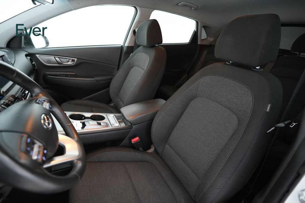 Used 2021 Hyundai Kona SEL FWD image 4