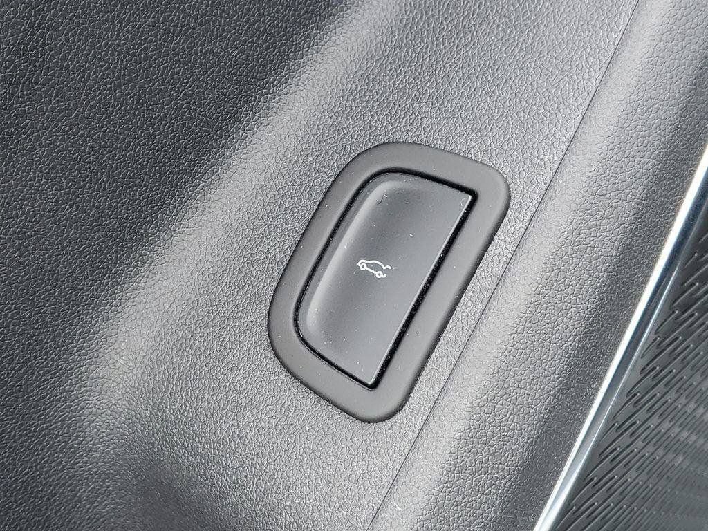 Certified 2024 Chevrolet Traverse RS AWD/4WD image 25