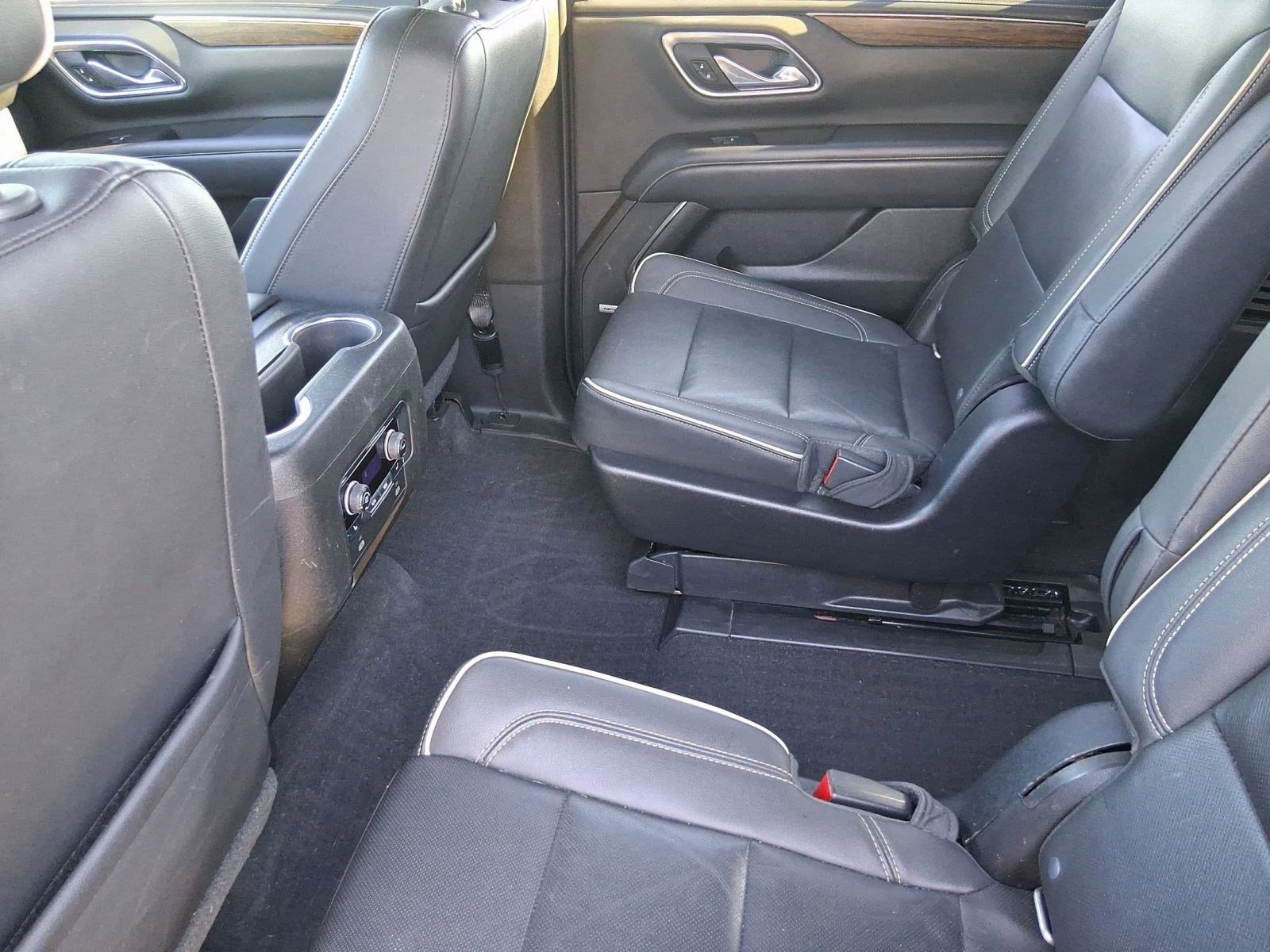 Used 2021 Chevrolet Tahoe Premier w/ Premium Package image 29