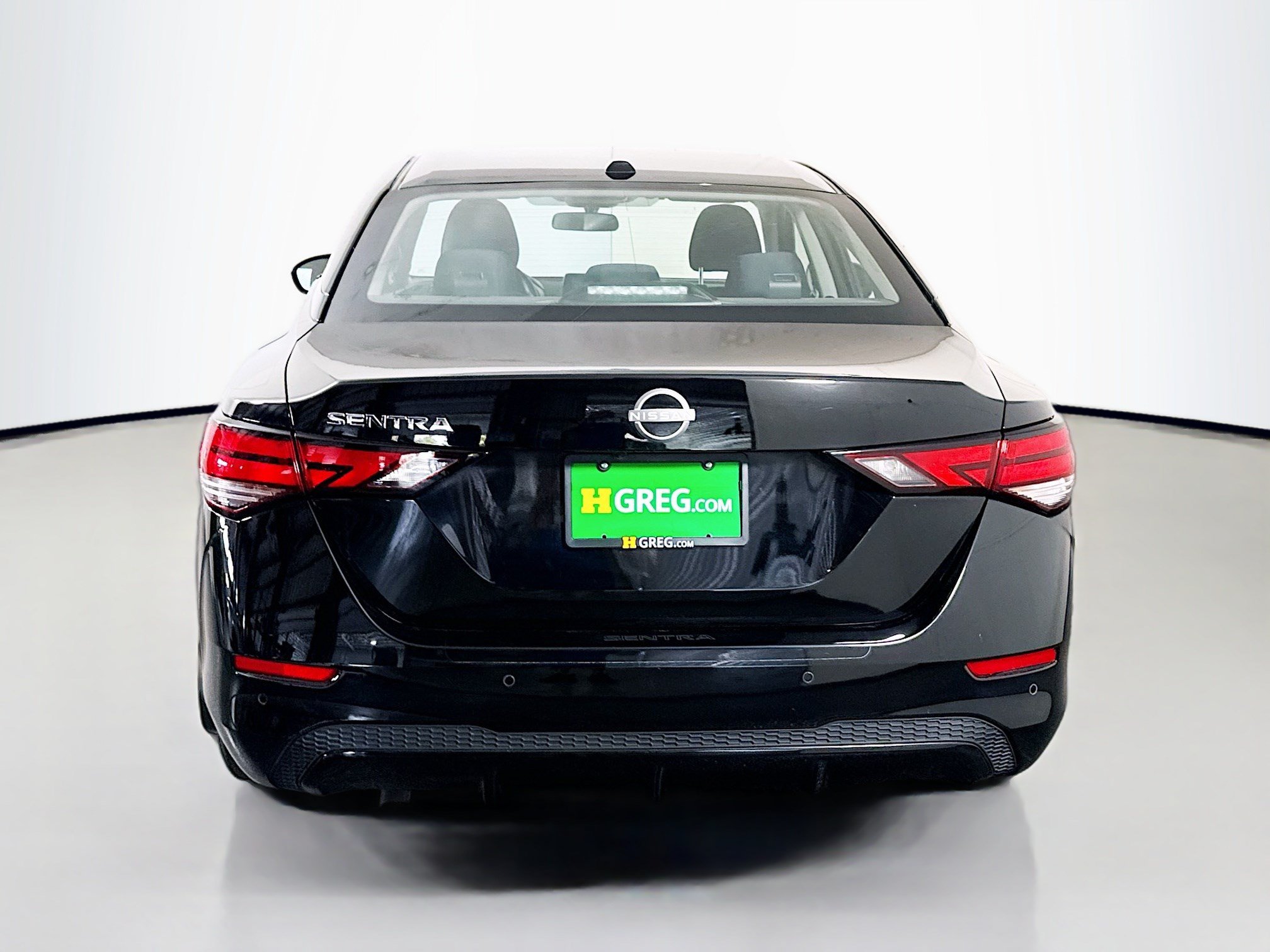 Used 2025 Nissan Sentra SV FWD image 8